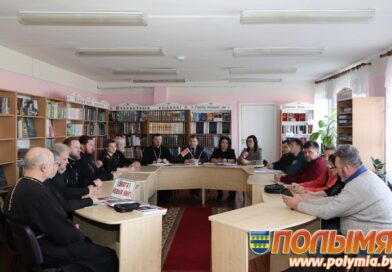 В Кореличах состоялось заседание комиссии содействия контролю за исполнением законодательства о свободе и совести и религиозных организациях