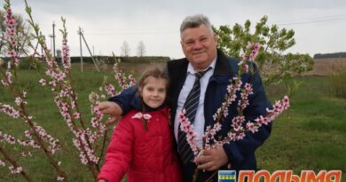 Александр Лукашенко на прошедшей неделе дважды похвалил белорусских фермеров и отечественные яблоки. Корреспондент «Полымя» узнал, как работают на Кореличчине фермеры-садоводы