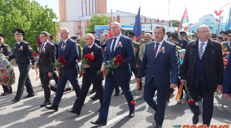 В Кореличах состоялся парад в честь Великой Победы (+видео)