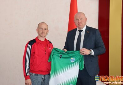Председатель Кореличского райисполкома Андрей Гордей встретился с футбольной командой «Буревестник»